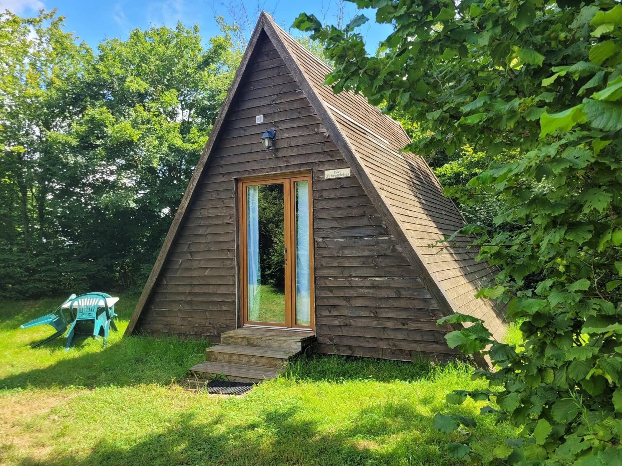 Camping Les Hirondelles Bourg-Sainte-Marie Exterior photo