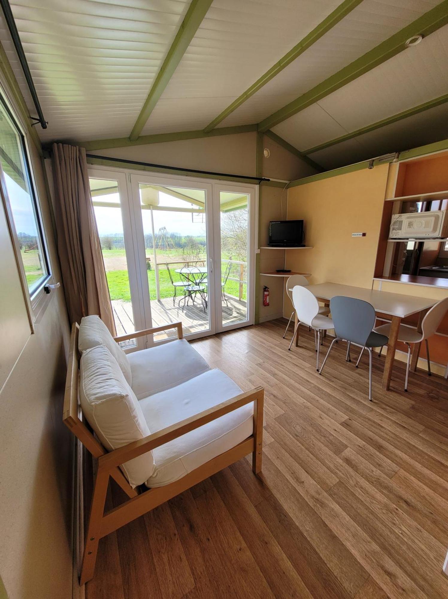Camping Les Hirondelles Bourg-Sainte-Marie Exterior photo