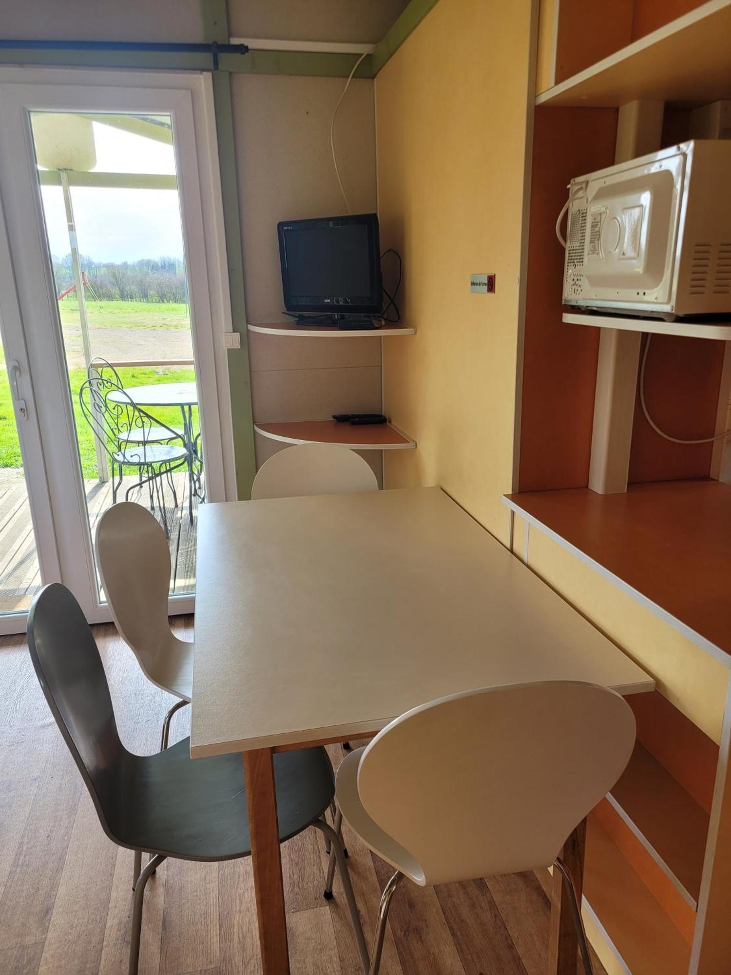 Camping Les Hirondelles Bourg-Sainte-Marie Exterior photo